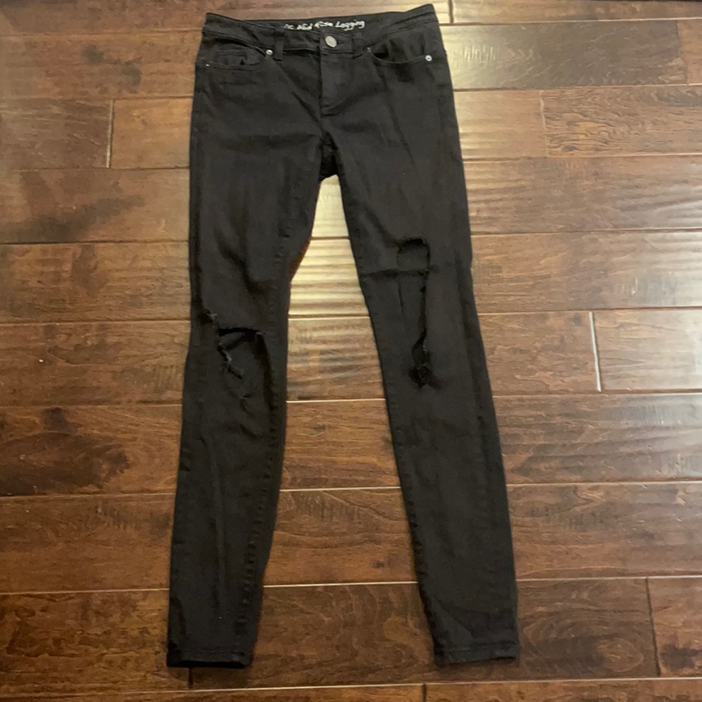 VS black mid rise leggings has a feel of jean material to them